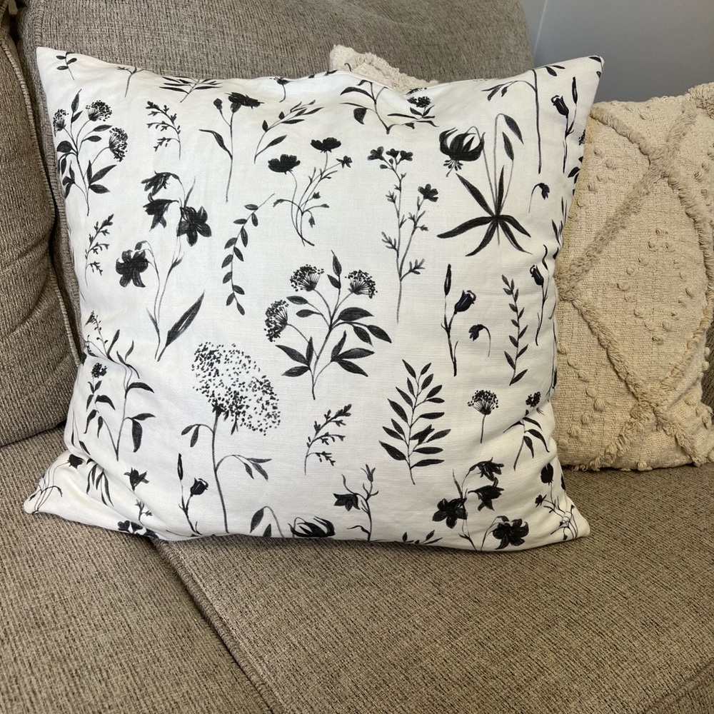 Mcgee & Co discontinued BEAUTIFUL pillow cover